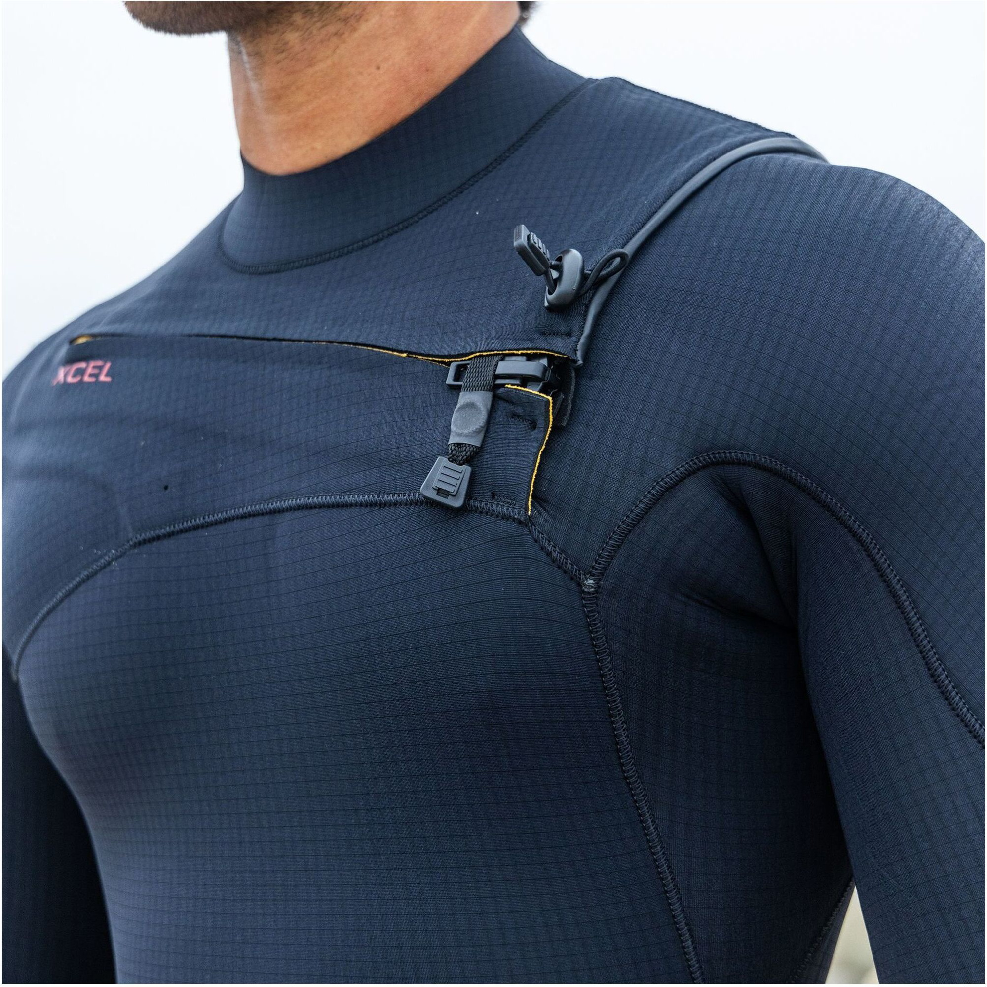 2025 Xcel Mens Infiniti 5/4mm Hooded Chest Zip Wetsuit MN54ZLH4 - Black